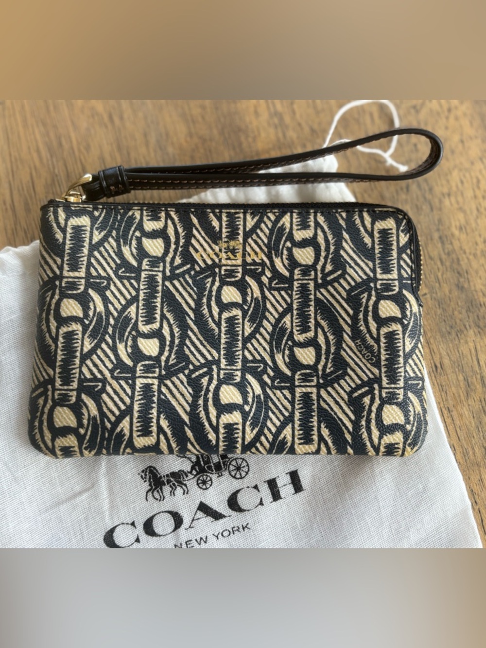 Coach C Bit Chainlink Black & Cream Signature Wristlet with dust bag